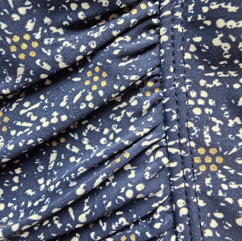 Niptuck Size 10 Navy Blue and White Swimsuit With Gold Flowers Slimming Cruise - Picture 6 of 7